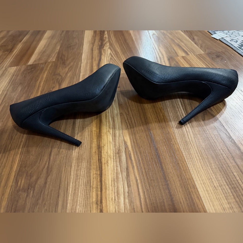 BCBGeneration Black Textured Pointed-Toe Stiletto… - image 5